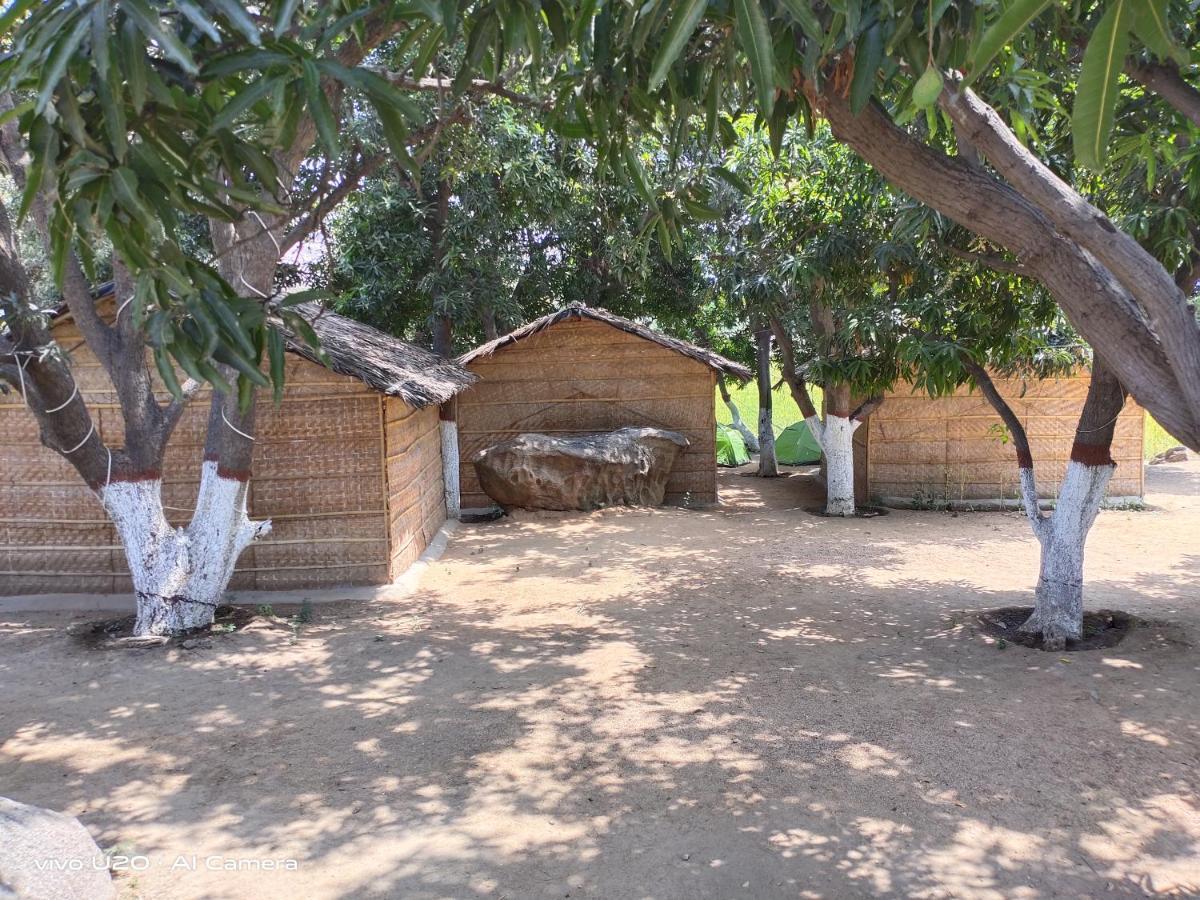 Sunrise Guest House & Restaurant Hampi Exterior photo
