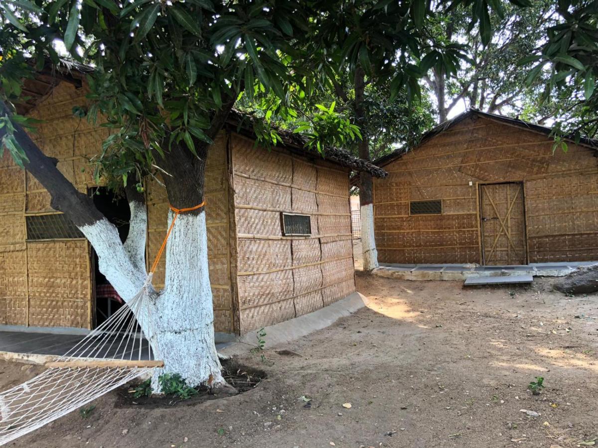 Sunrise Guest House & Restaurant Hampi Exterior photo